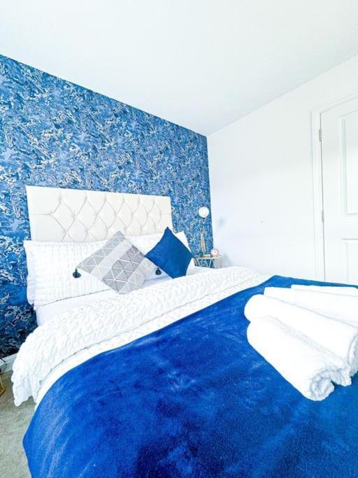 Contractors, Families, Tourists & Groups Welcome Sleeps Upto 9, Garden, Pet Allowed, Parking Included! 伯明翰 外观 照片