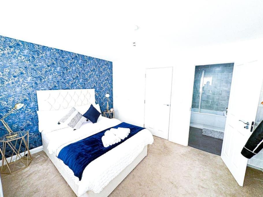 Contractors, Families, Tourists & Groups Welcome Sleeps Upto 9, Garden, Pet Allowed, Parking Included! 伯明翰 外观 照片