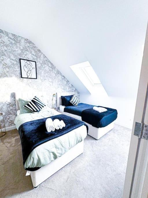 Contractors, Families, Tourists & Groups Welcome Sleeps Upto 9, Garden, Pet Allowed, Parking Included! 伯明翰 外观 照片