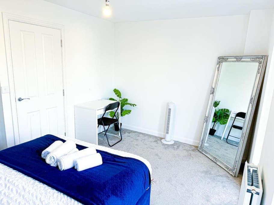 Contractors, Families, Tourists & Groups Welcome Sleeps Upto 9, Garden, Pet Allowed, Parking Included! 伯明翰 外观 照片